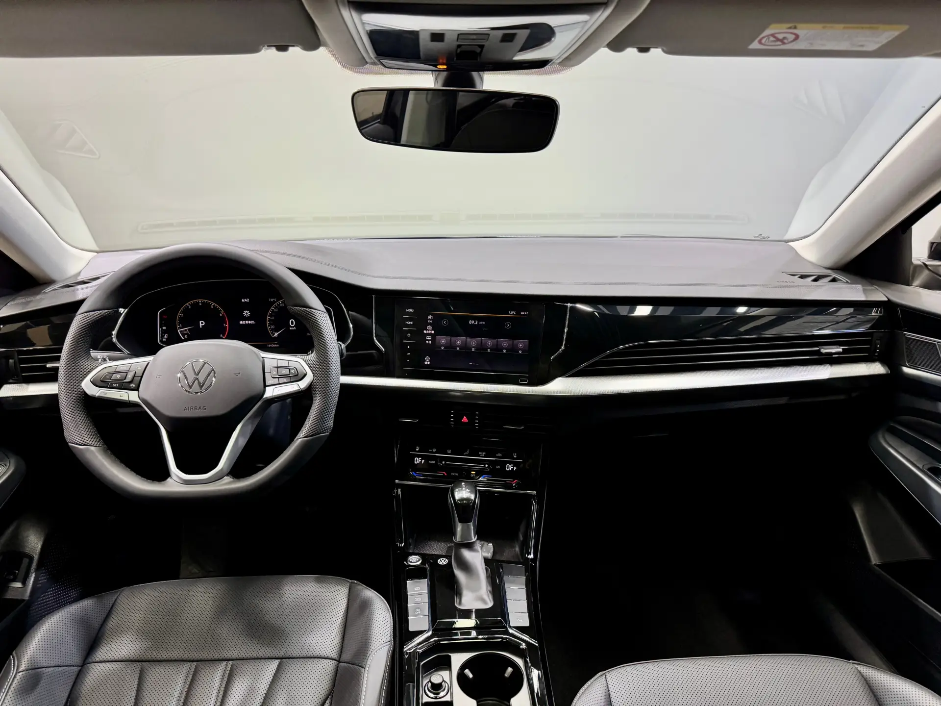 Volkswagen Passat, 2025 16