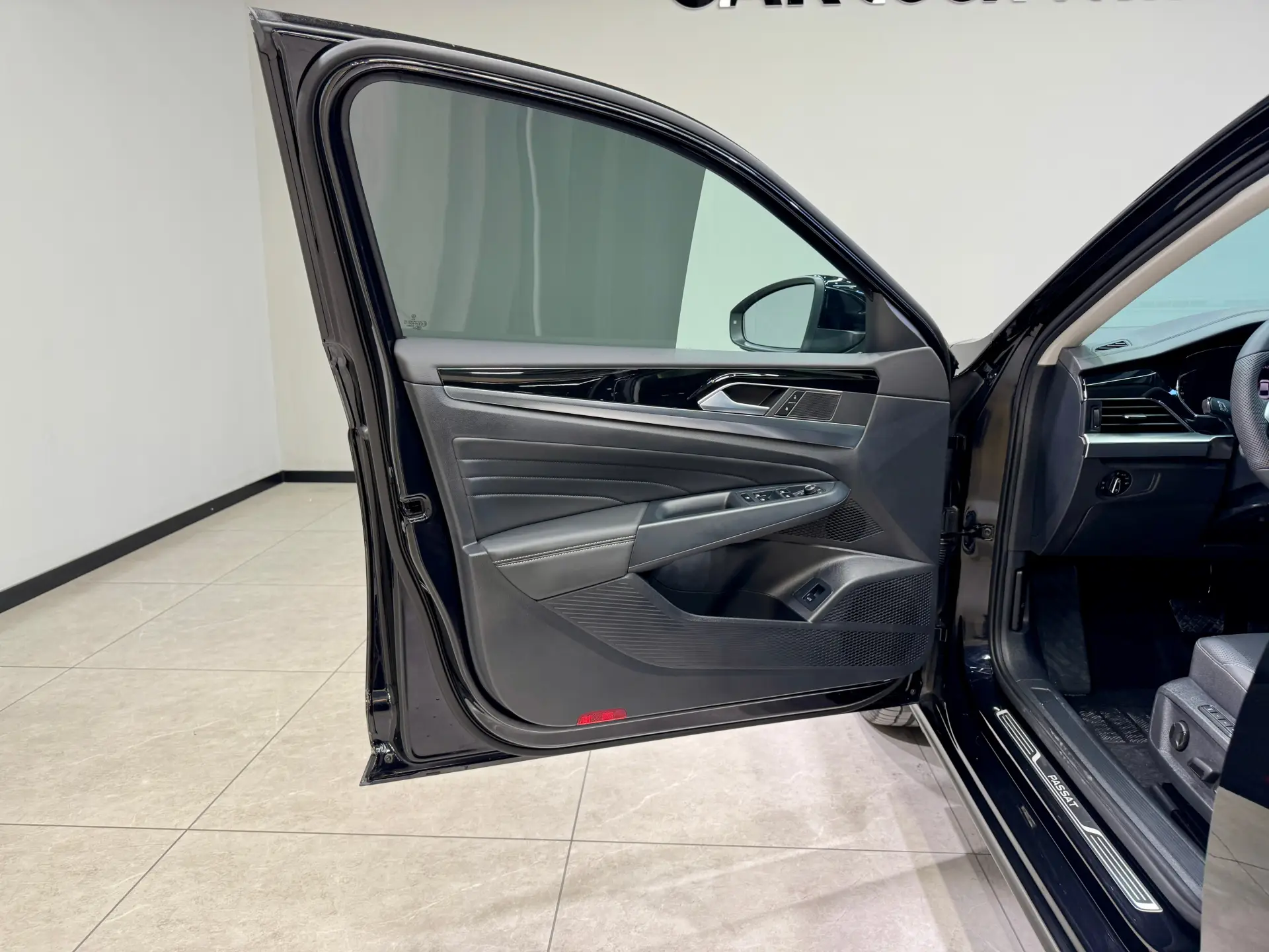 Volkswagen Passat, 2025 12
