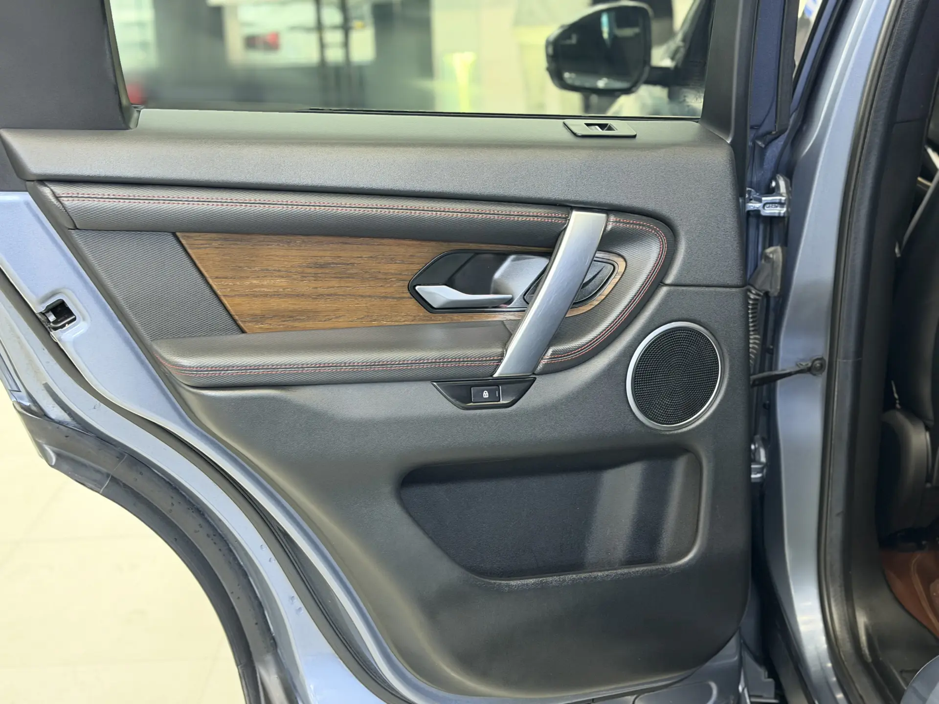 Land Rover Discovery Sport, 2023 29