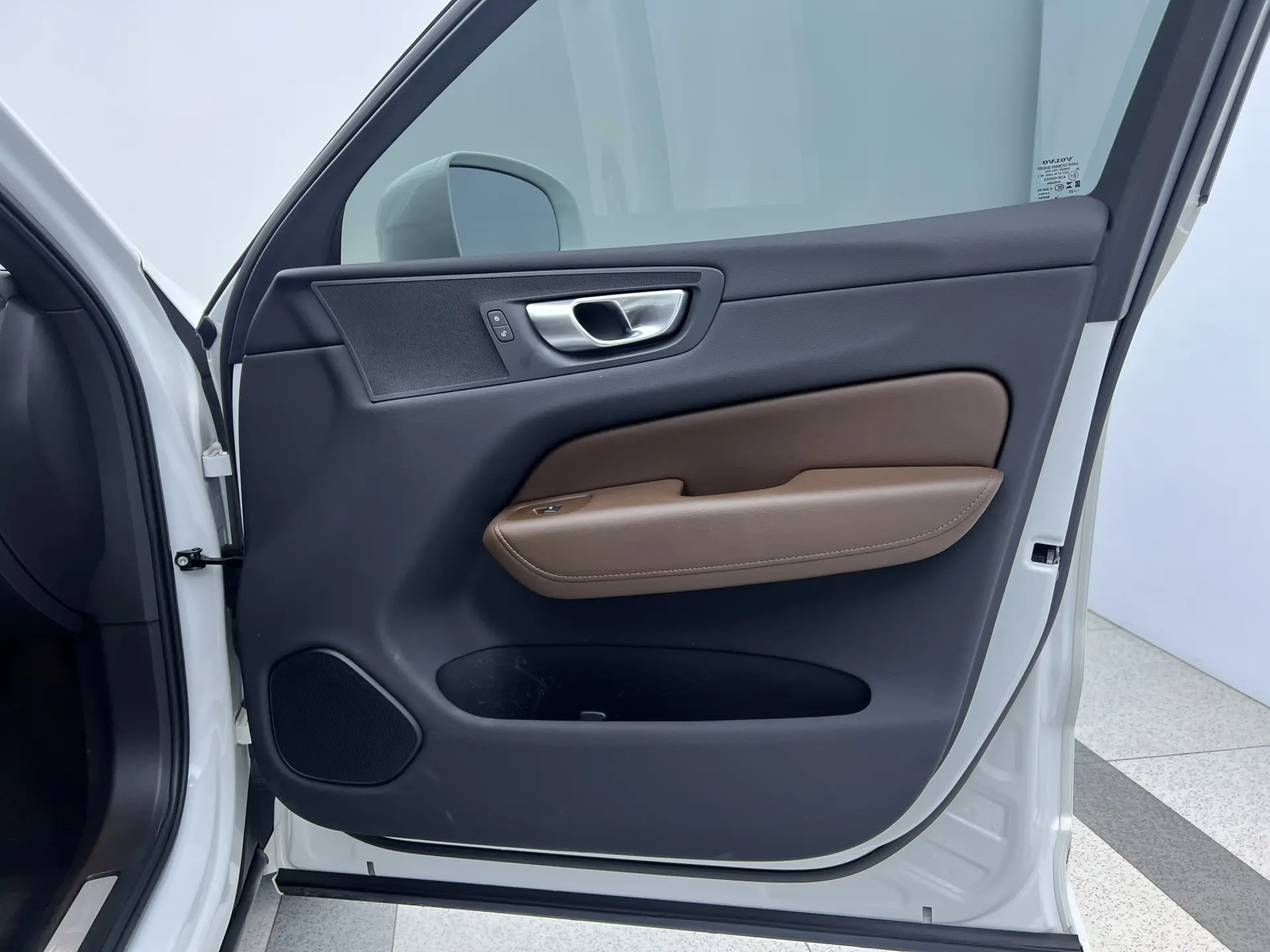 Volvo XC60, 2022 23