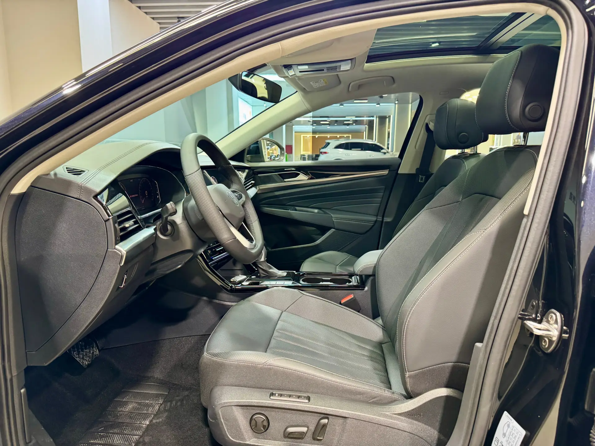 Volkswagen Passat, 2025 13