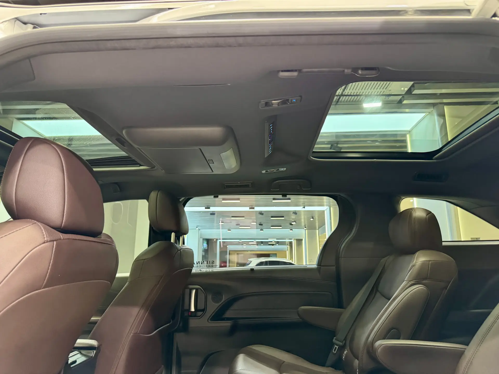 Toyota Sienna, 2023 29