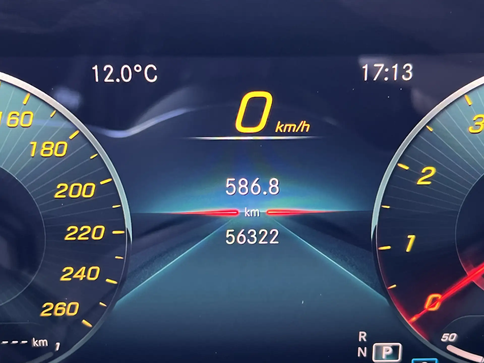 Mercedes-Benz GLA 200, 2020 16