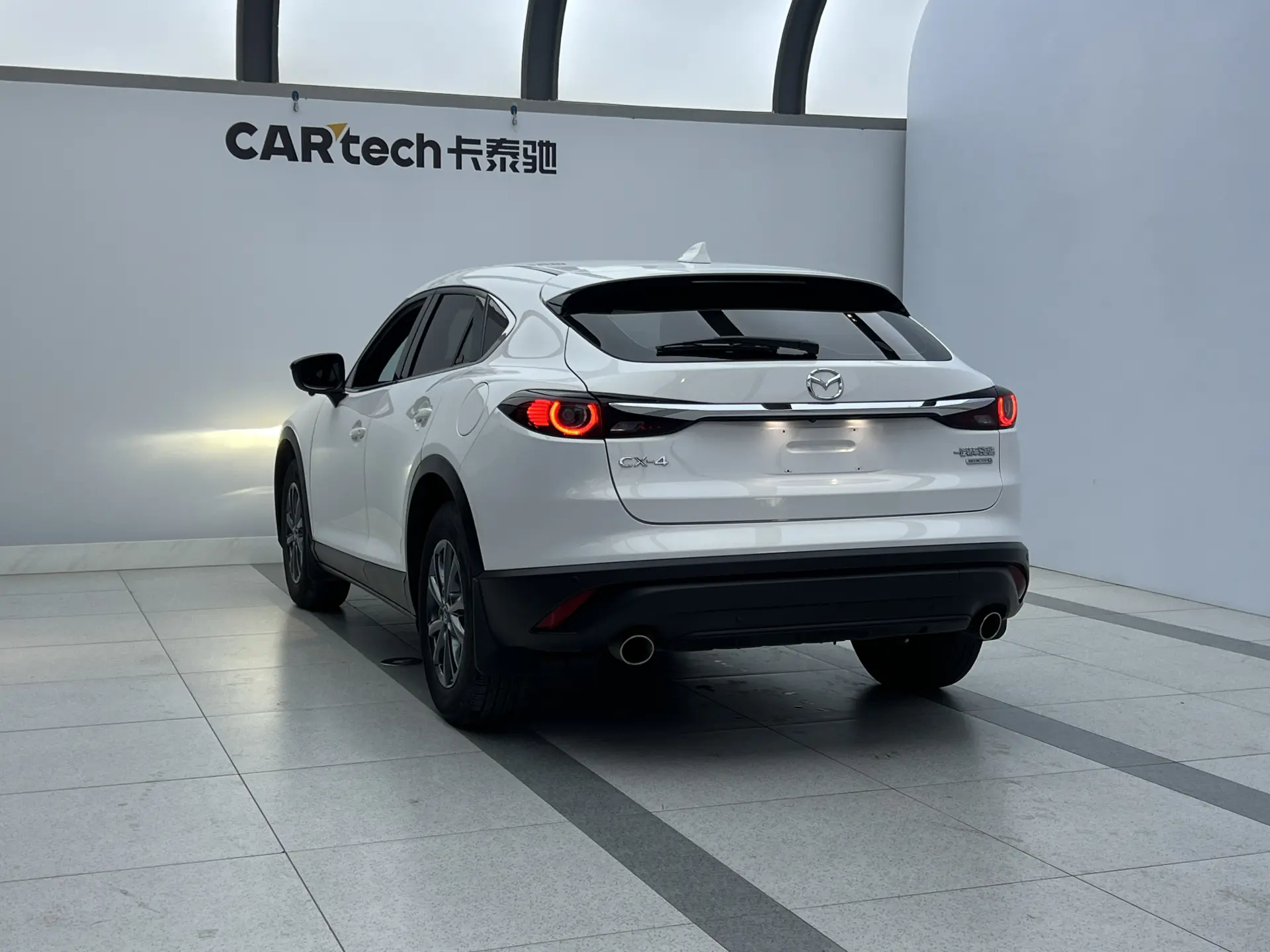 Mazda CX-4, 2023 4