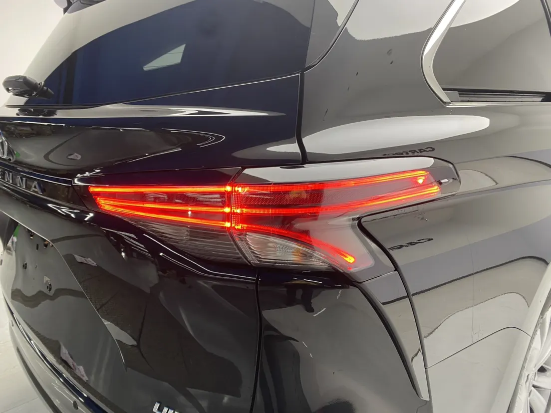 Toyota Sienna, 2025 10
