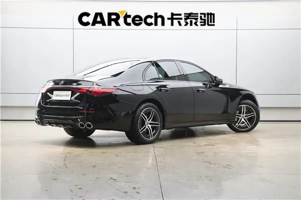 Mercedes-Benz E 300, 2024 9