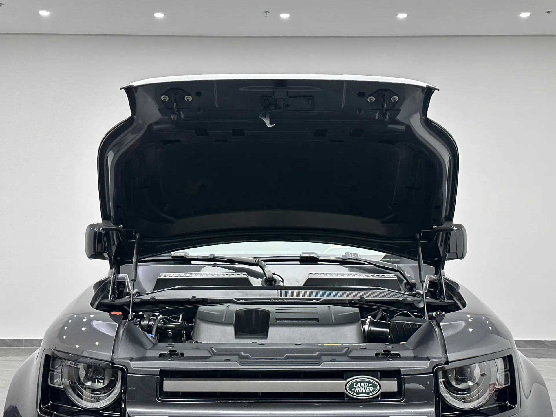 Land Rover Defender, 2024 27