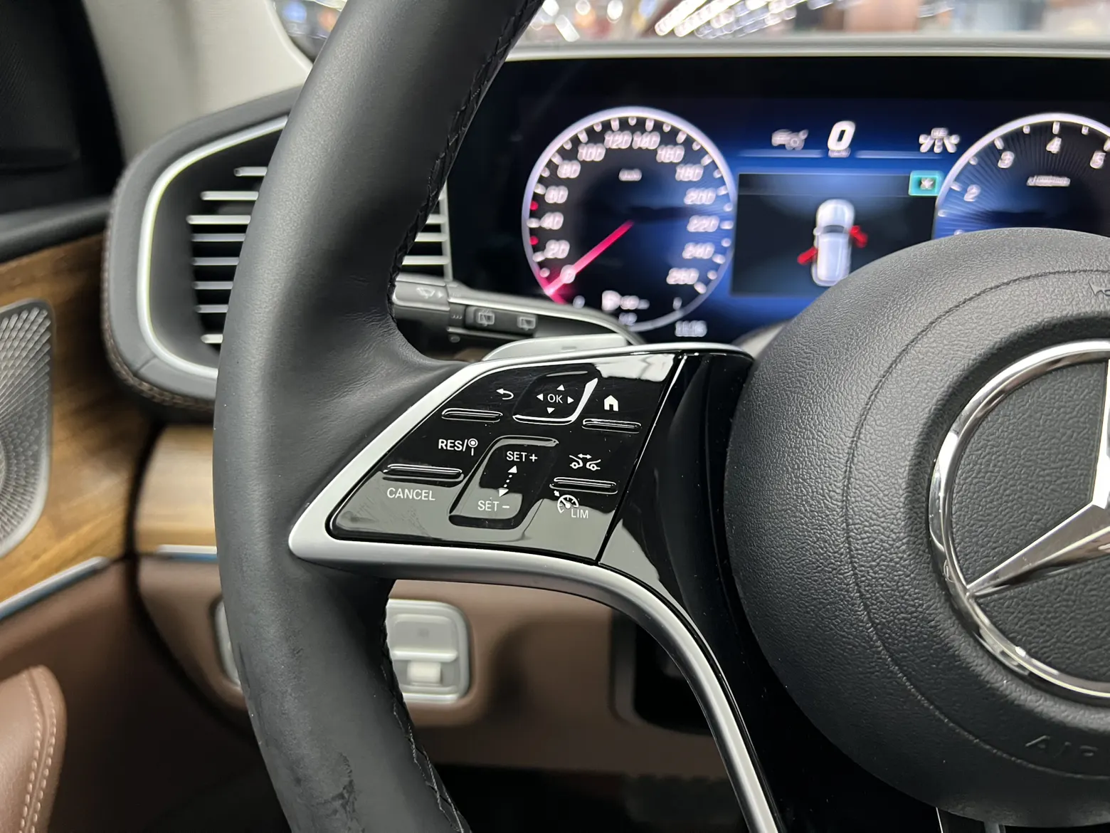Mercedes-Benz GLE 450 4MATIC, 2024 11