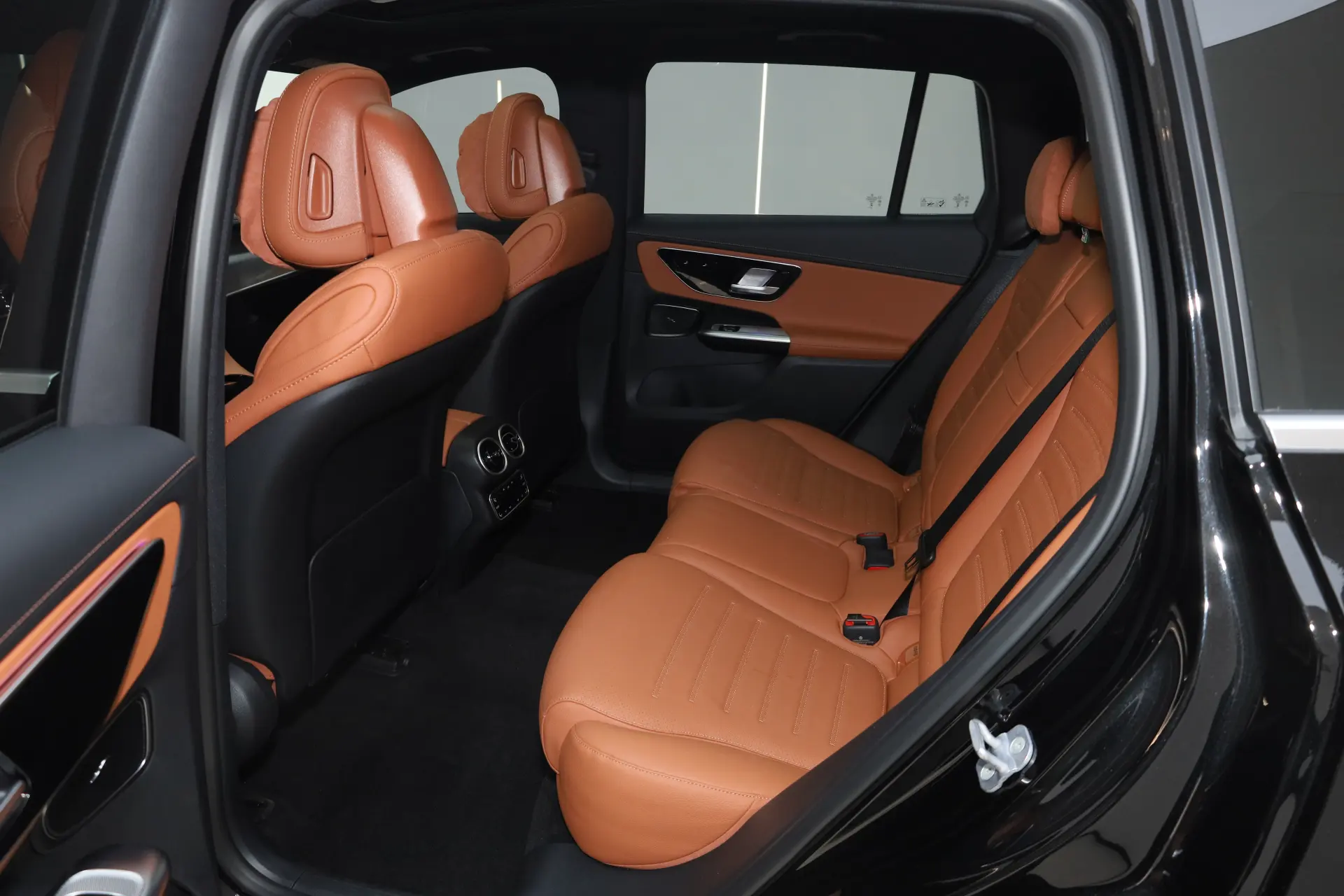 Mercedes-Benz GLC 260 L, 2026 26