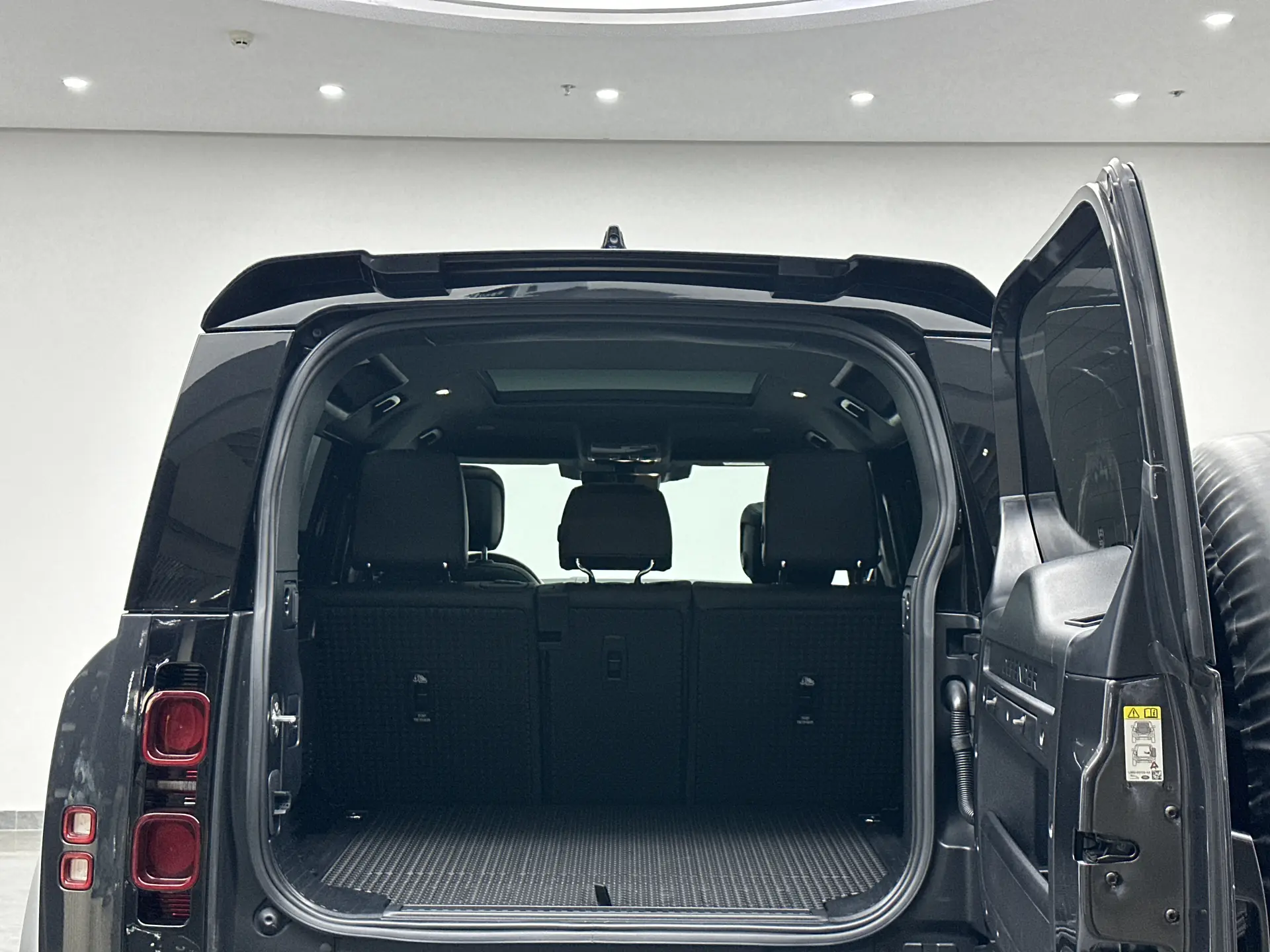 Land Rover Defender, 2024 30