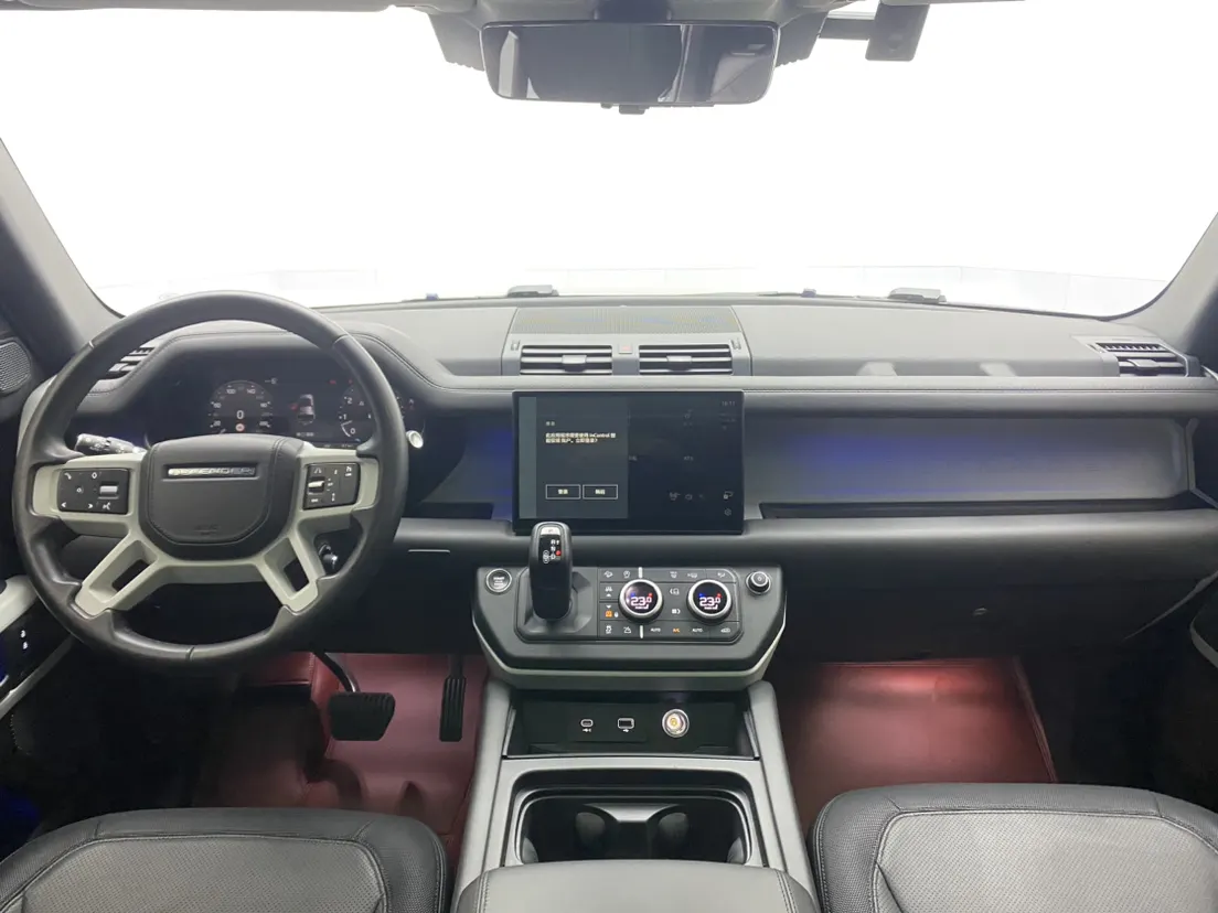 Land Rover Defender, 2023 13