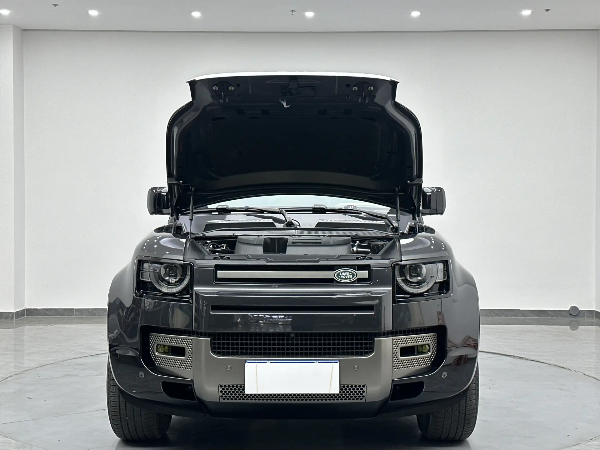 Land Rover Defender, 2024 26