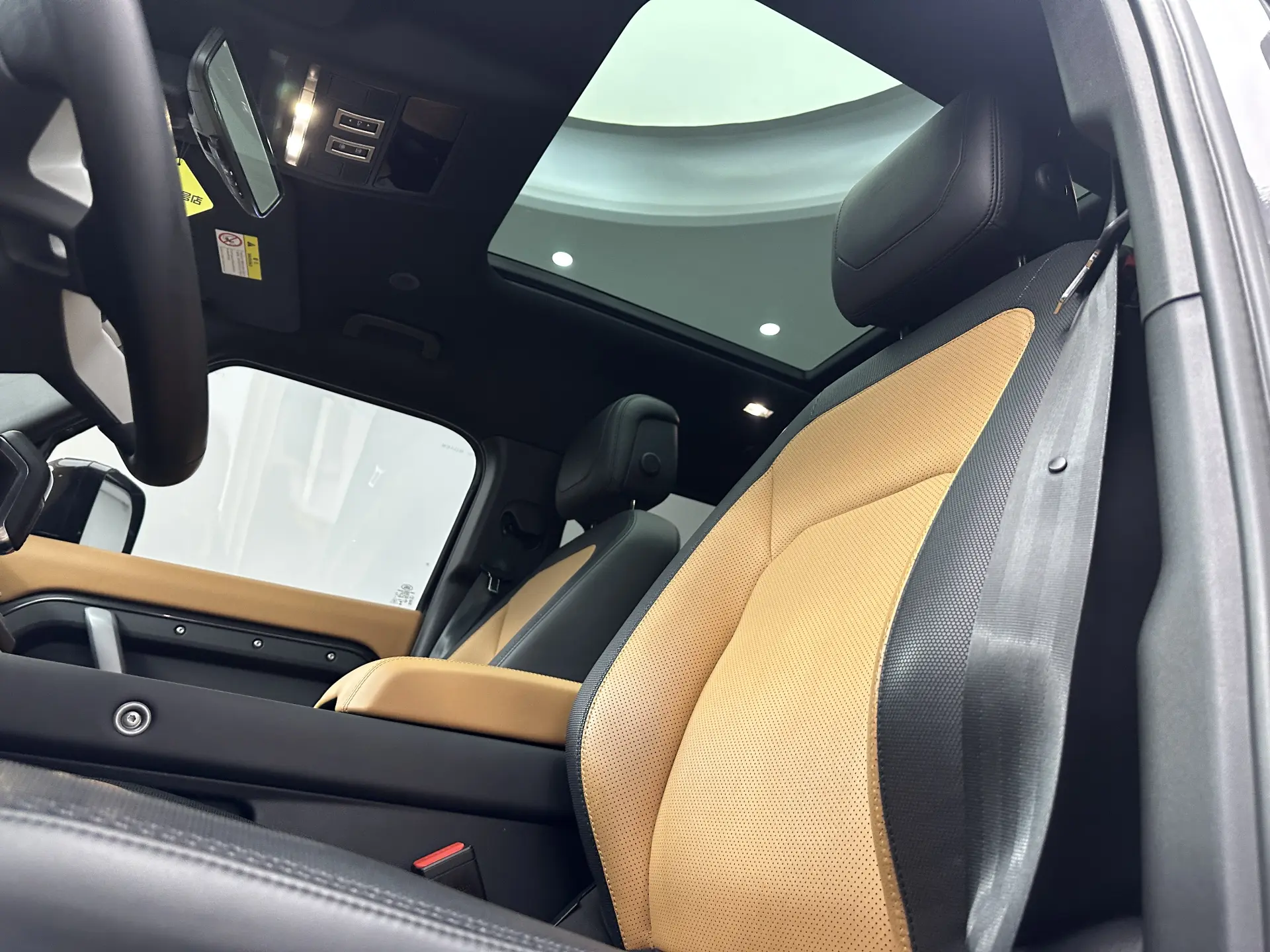 Land Rover Defender, 2024 14