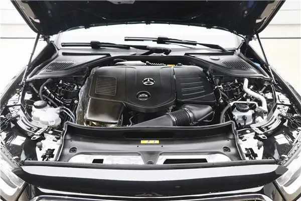 Mercedes-Benz E 300, 2024 7