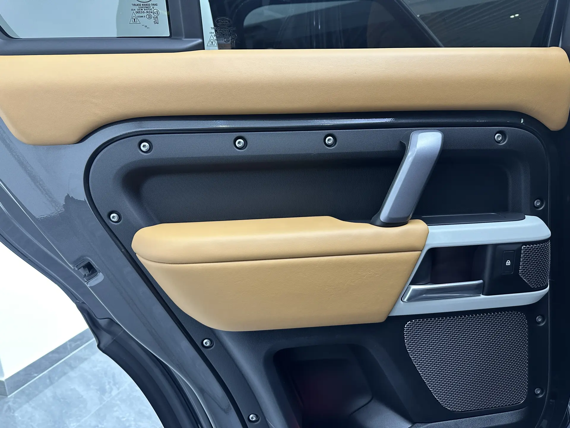 Land Rover Defender, 2024 23