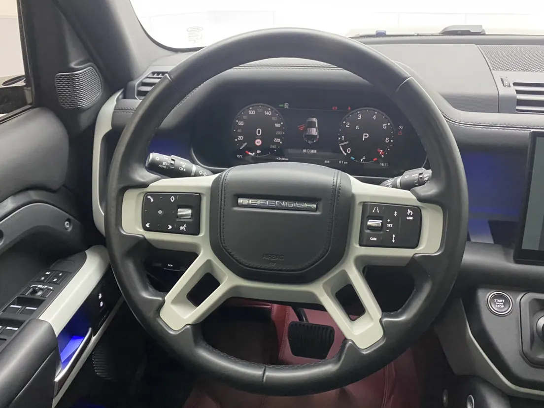 Land Rover Defender, 2023 14