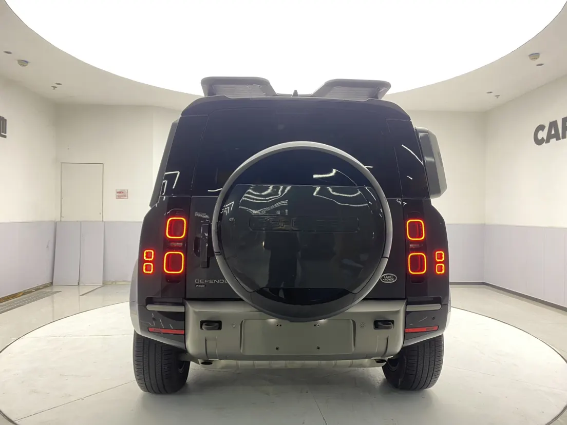 Land Rover Defender, 2023 6