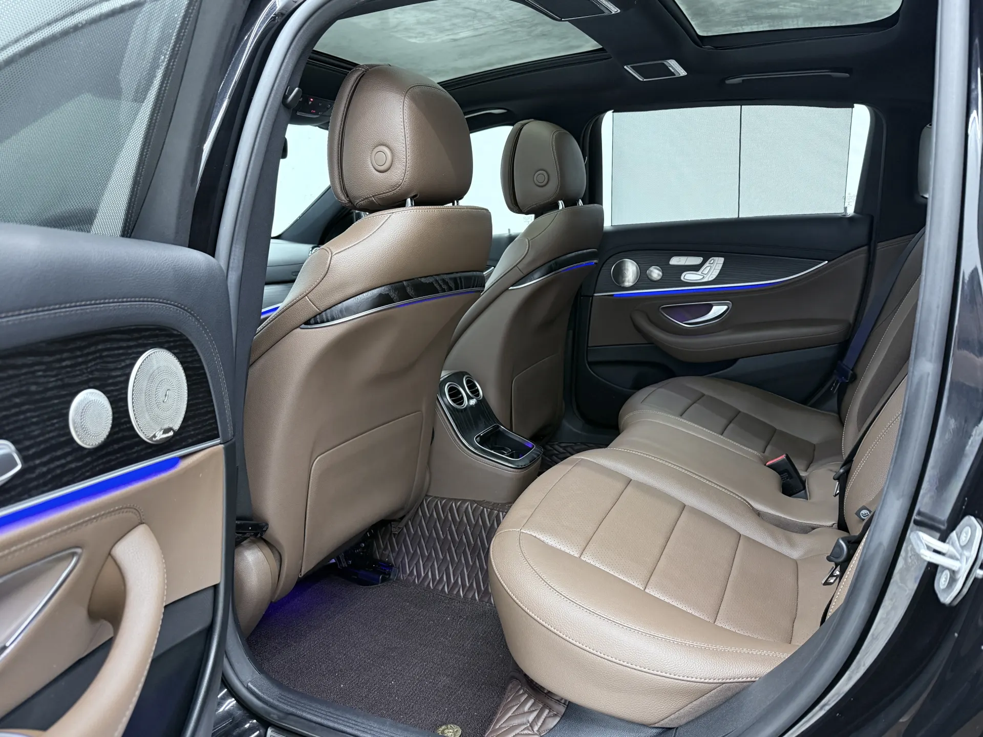Mercedes-Benz E 300 L, 2022 12