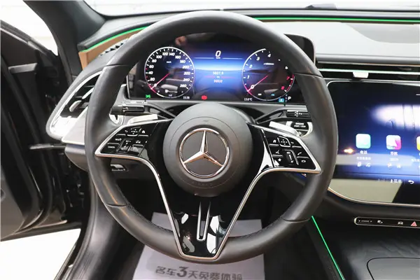 Mercedes-Benz E 300, 2024 14