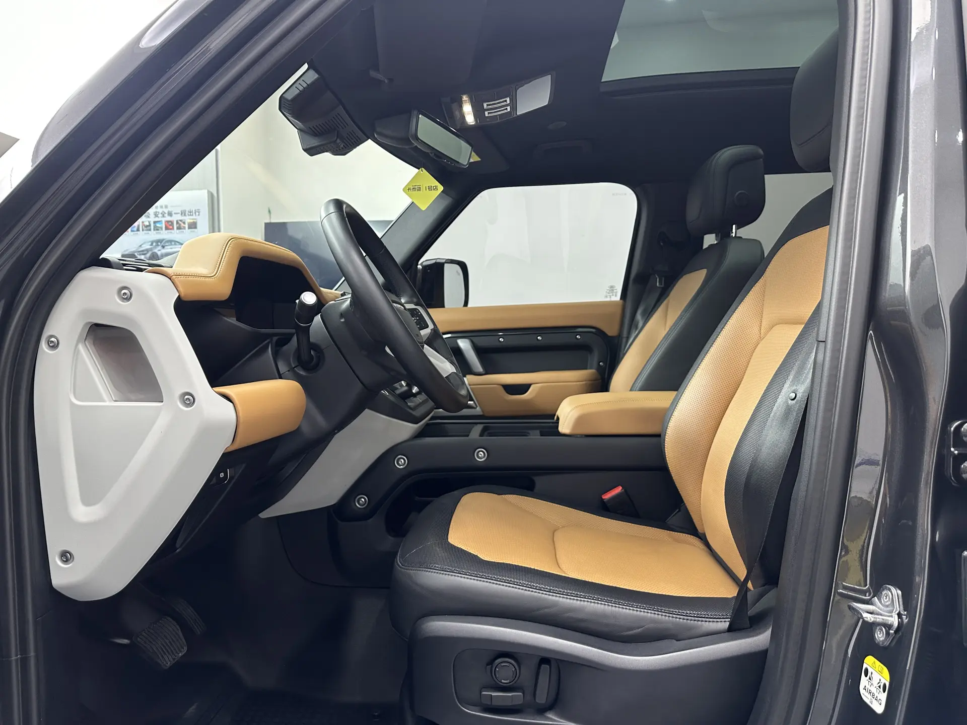 Land Rover Defender, 2024 10