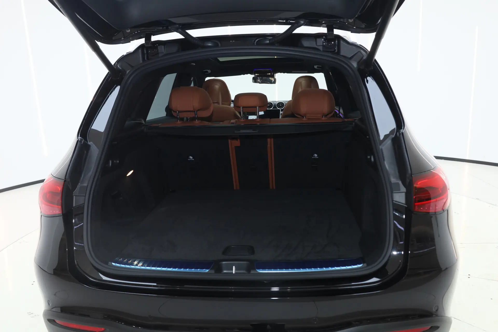 Mercedes-Benz GLC 260 L, 2026 13
