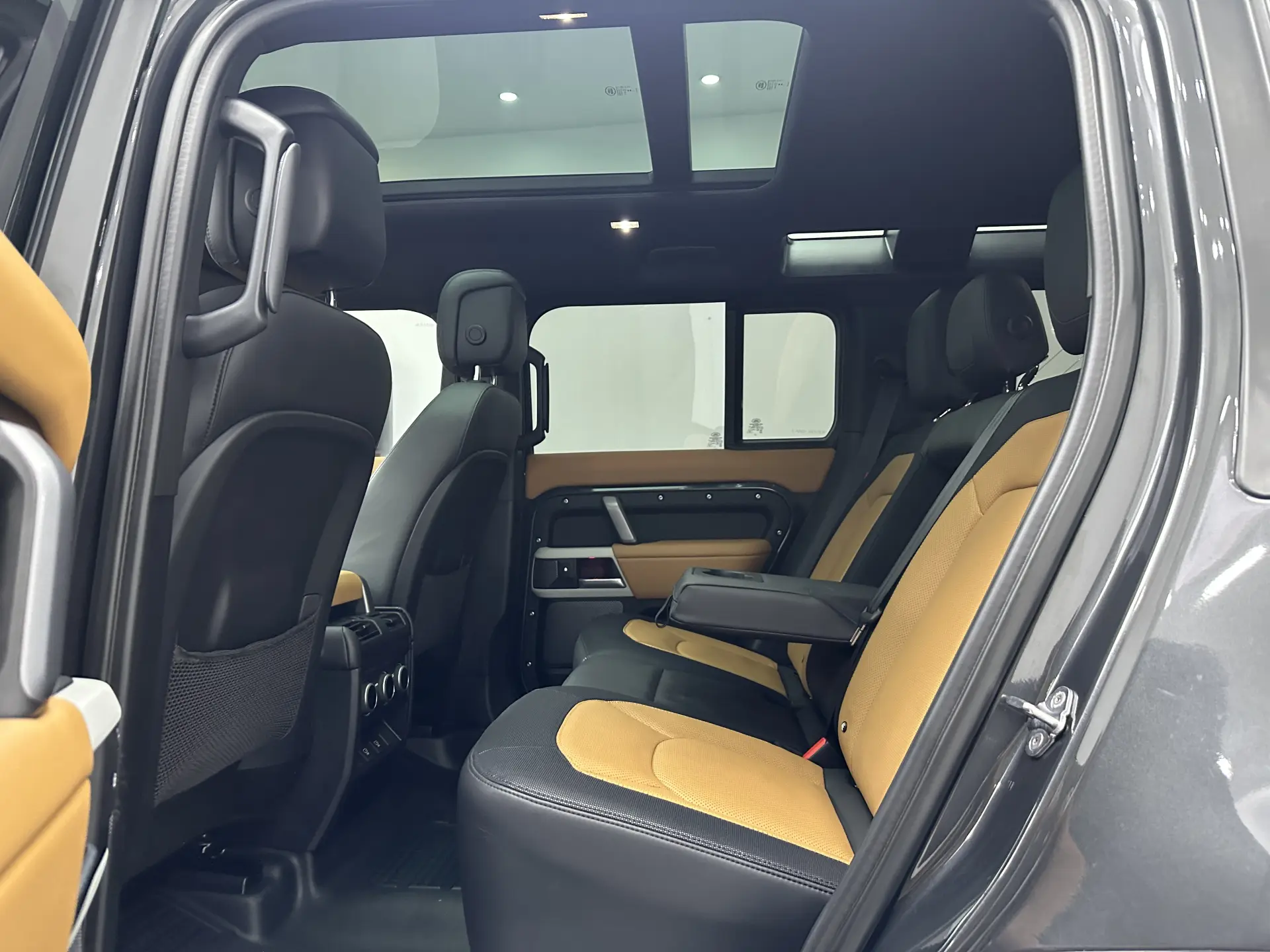 Land Rover Defender, 2024 11