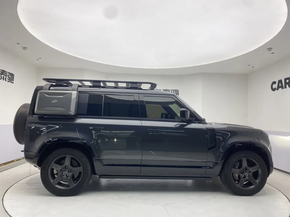 Land Rover Defender, 2023 4