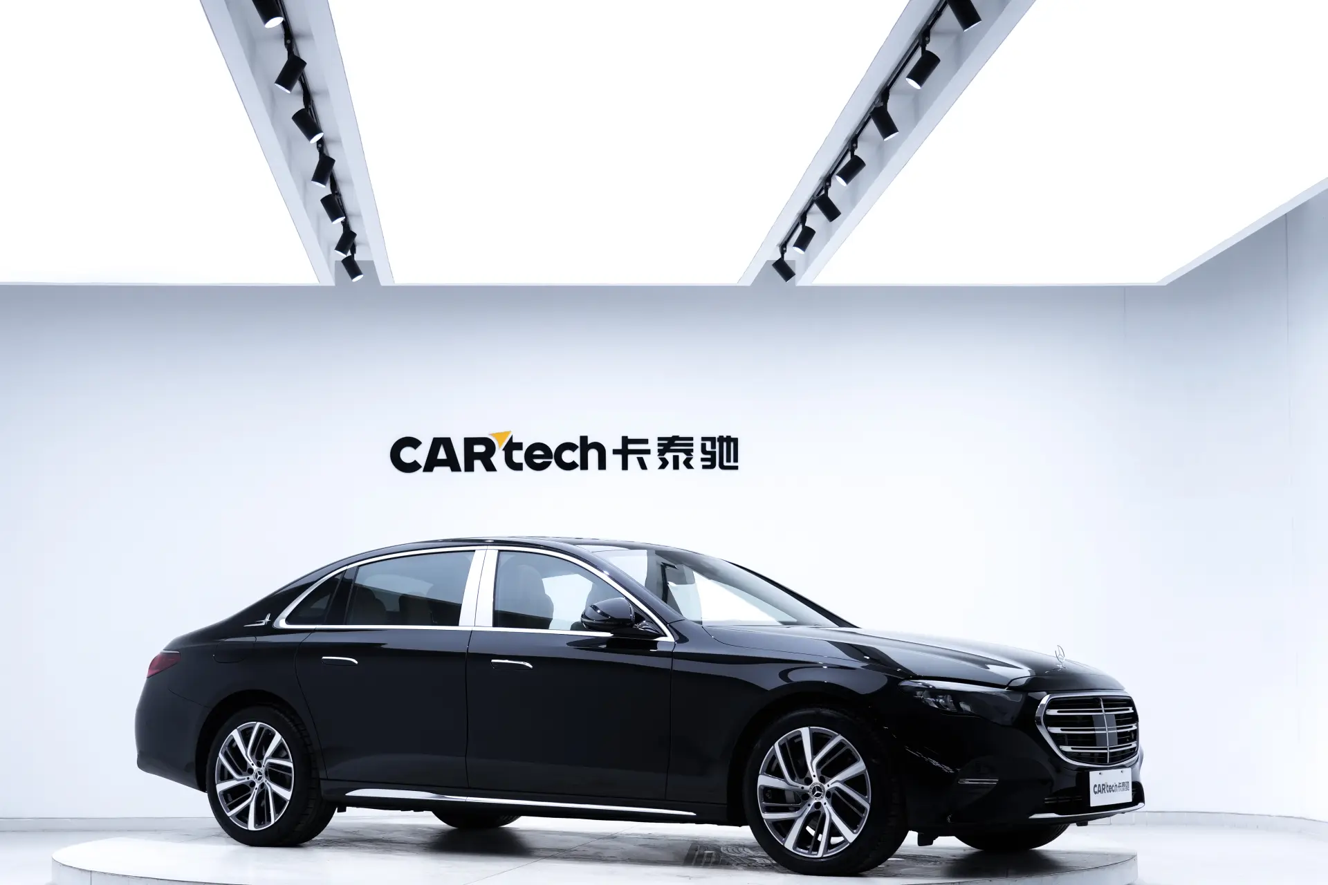 Mercedes-Benz E 300 L, 2025 13