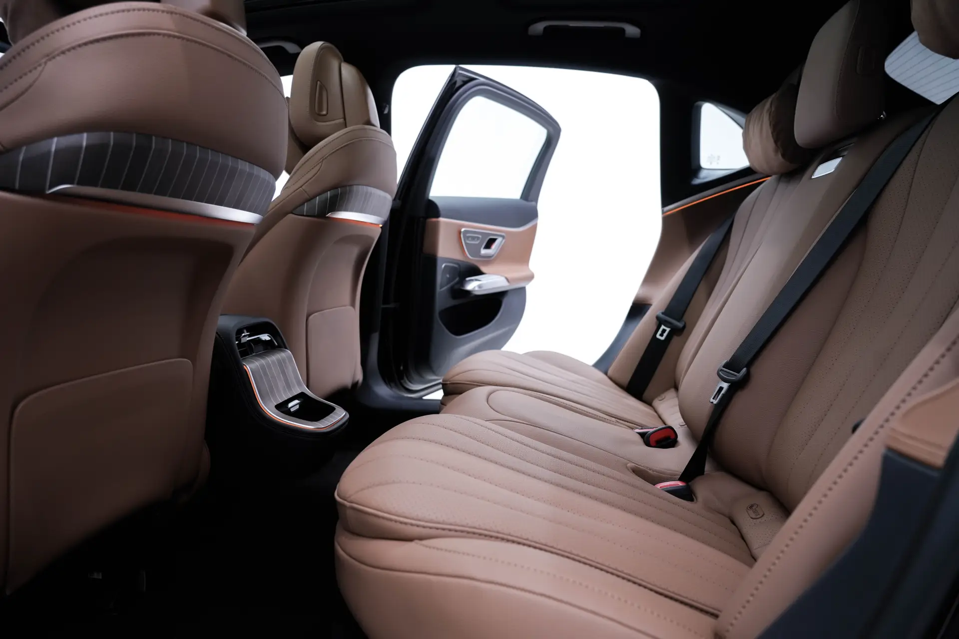 Mercedes-Benz E 300 L, 2025 21