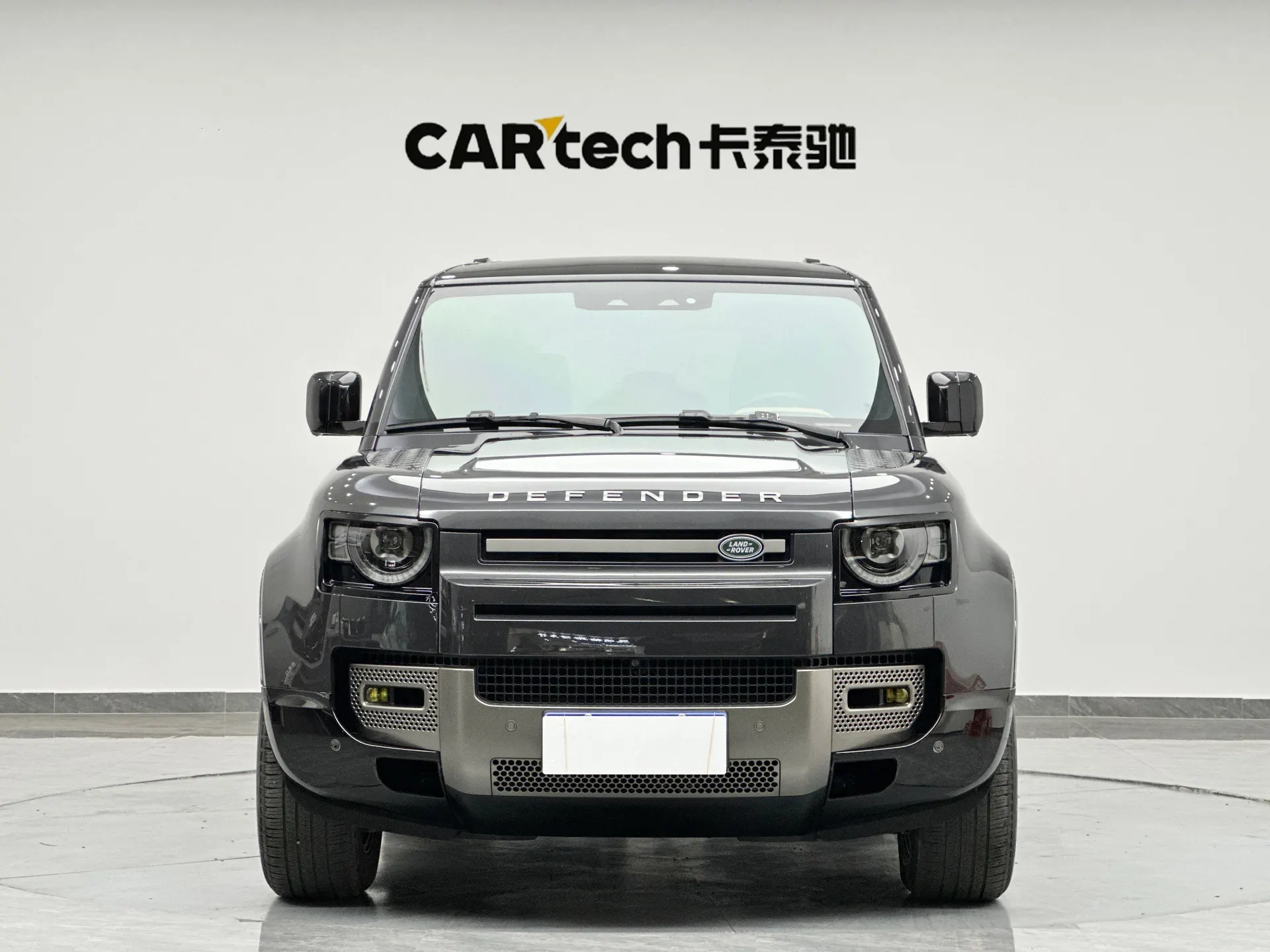 Land Rover Defender, 2024 2