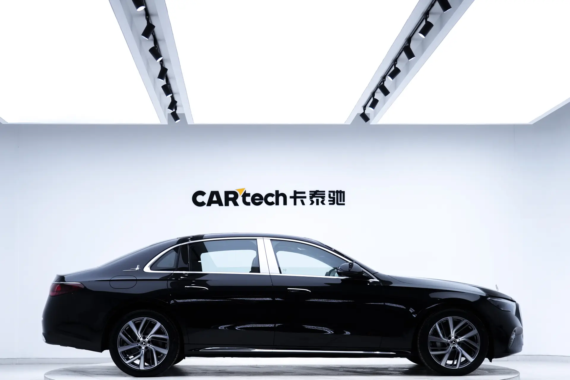 Mercedes-Benz E 300 L, 2025 4