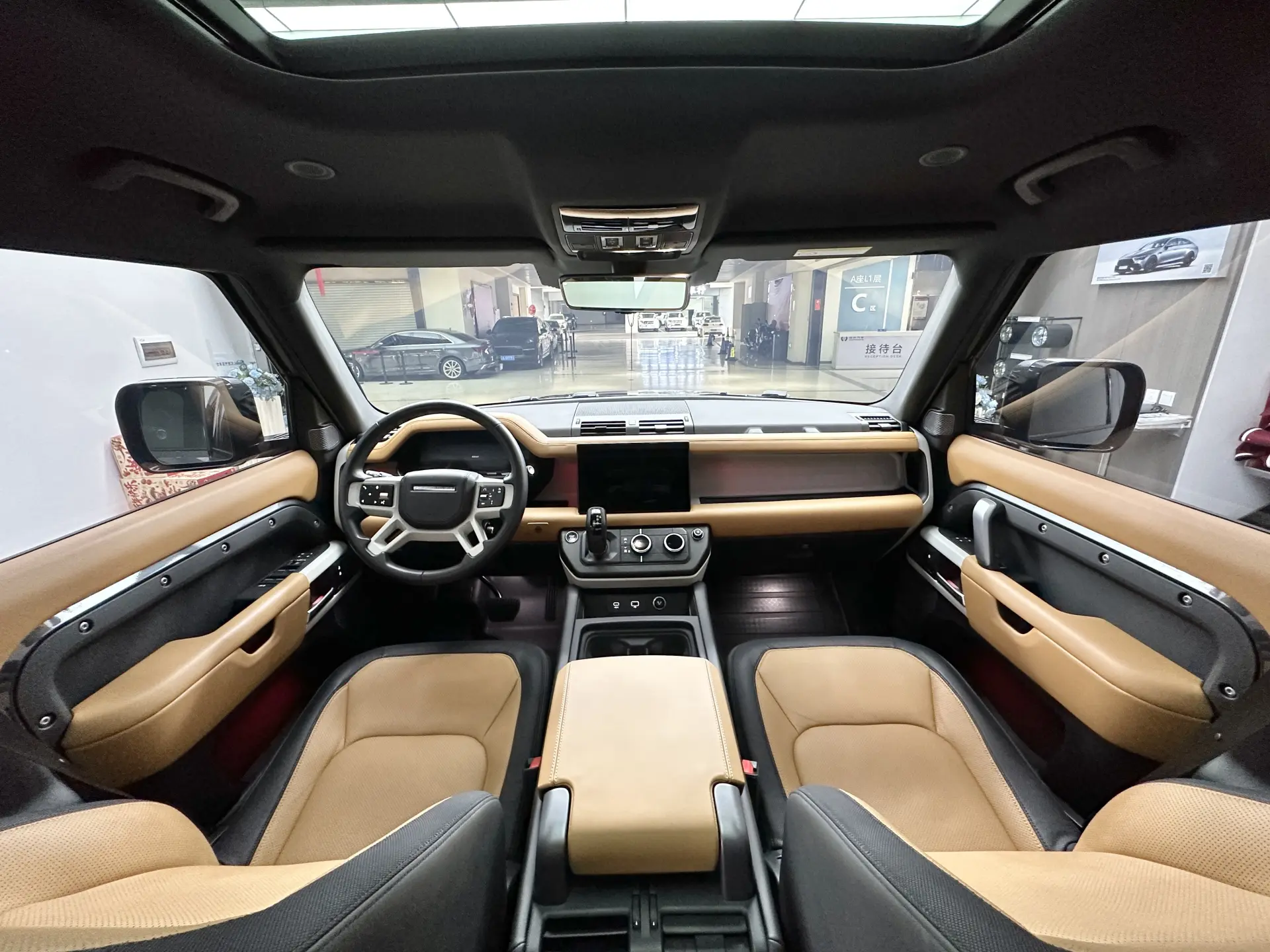 Land Rover Defender, 2024 9