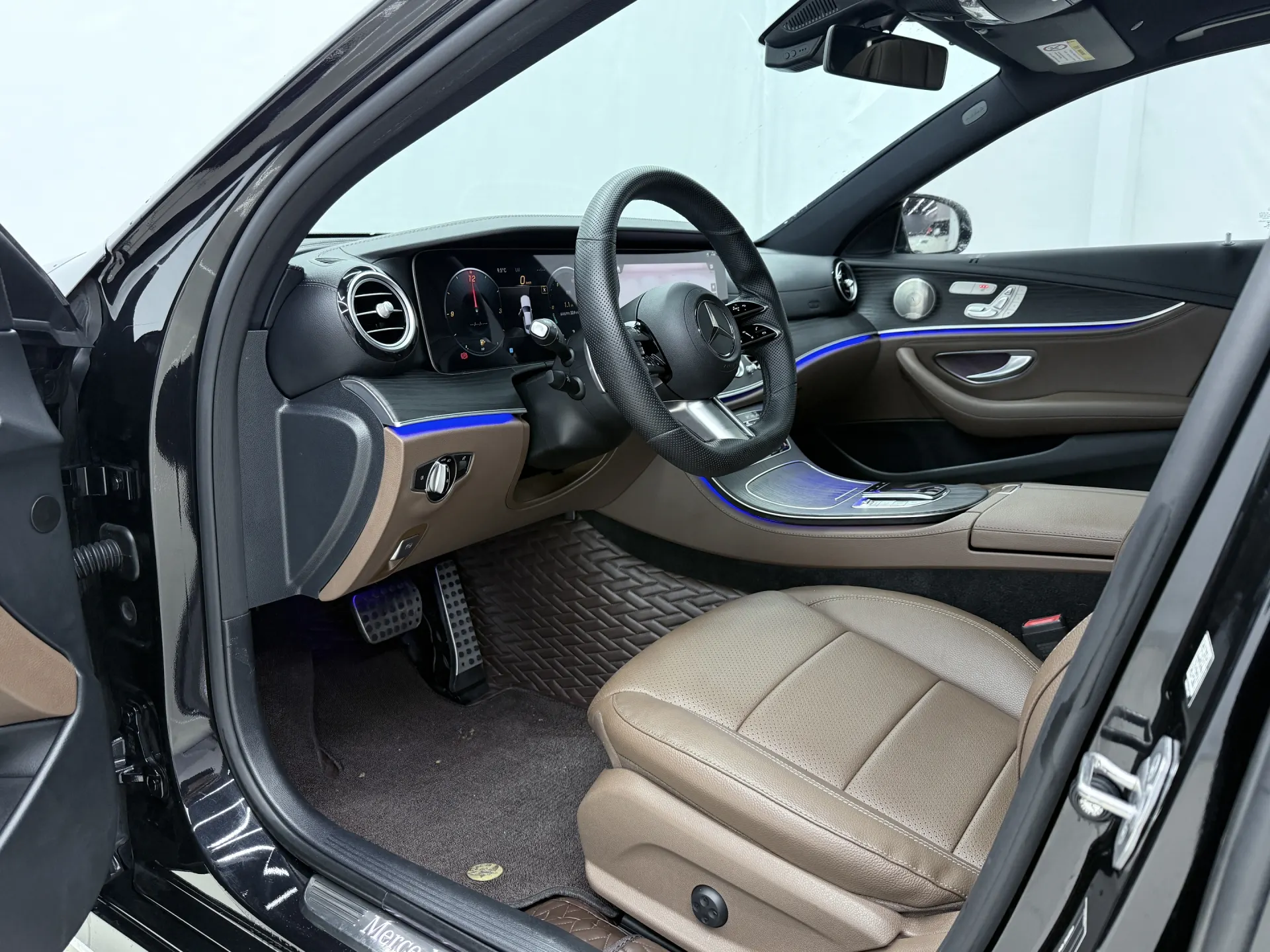 Mercedes-Benz E 300 L, 2022 11