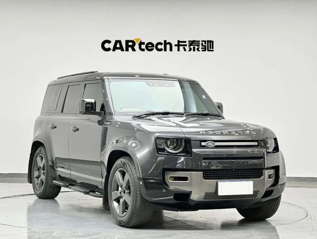 Land Rover Defender, 2024 3