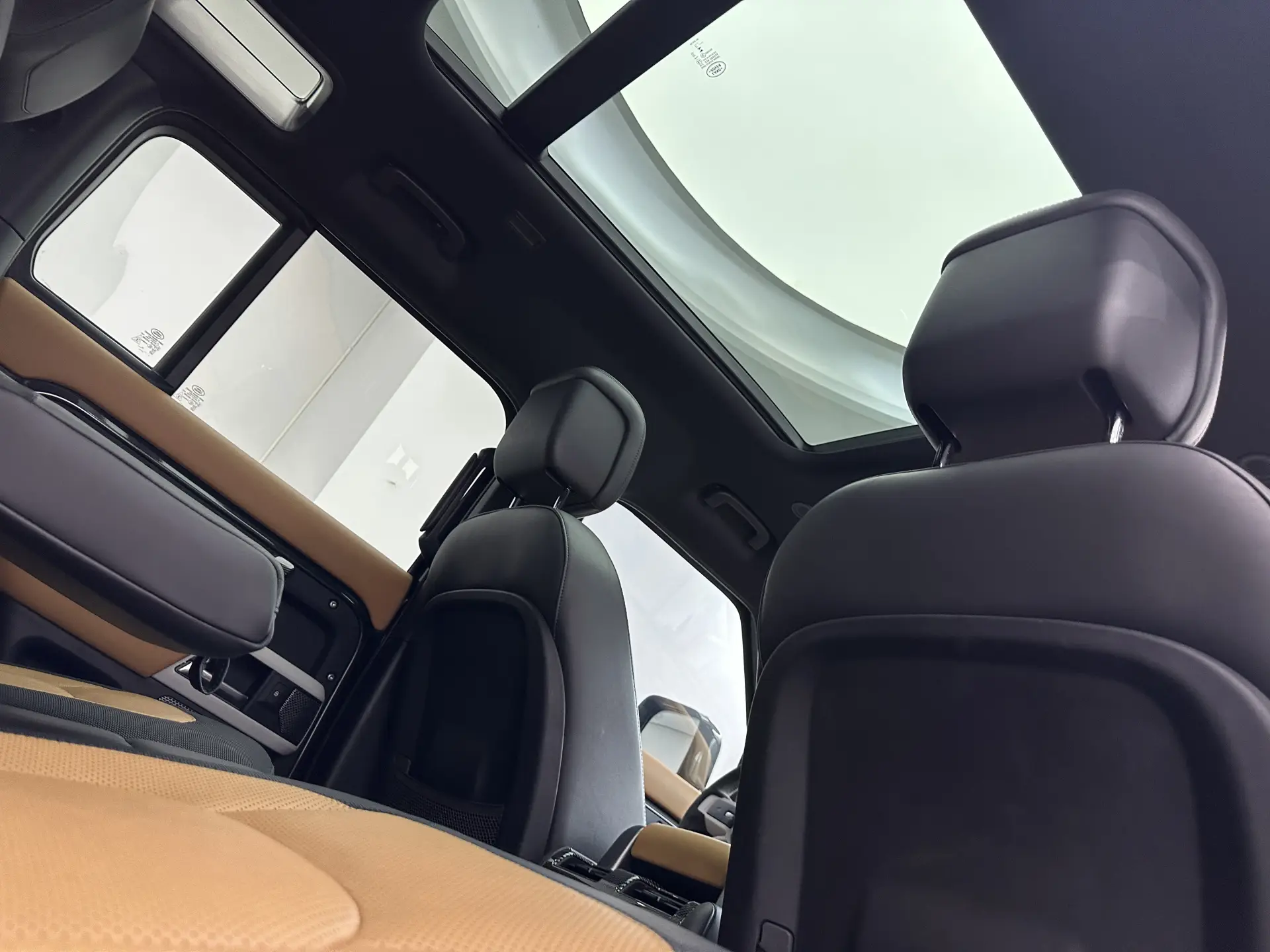 Land Rover Defender, 2024 15