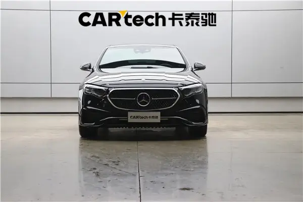Mercedes-Benz E 300, 2024 2