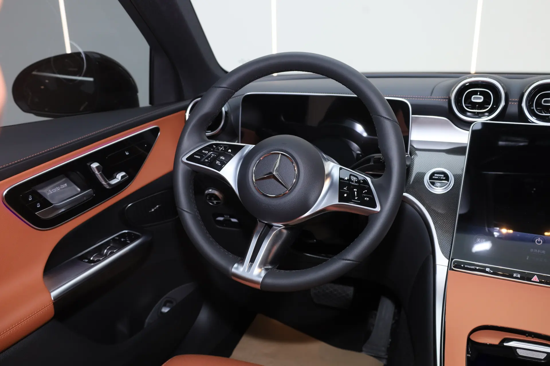 Mercedes-Benz GLC 260 L, 2026 16