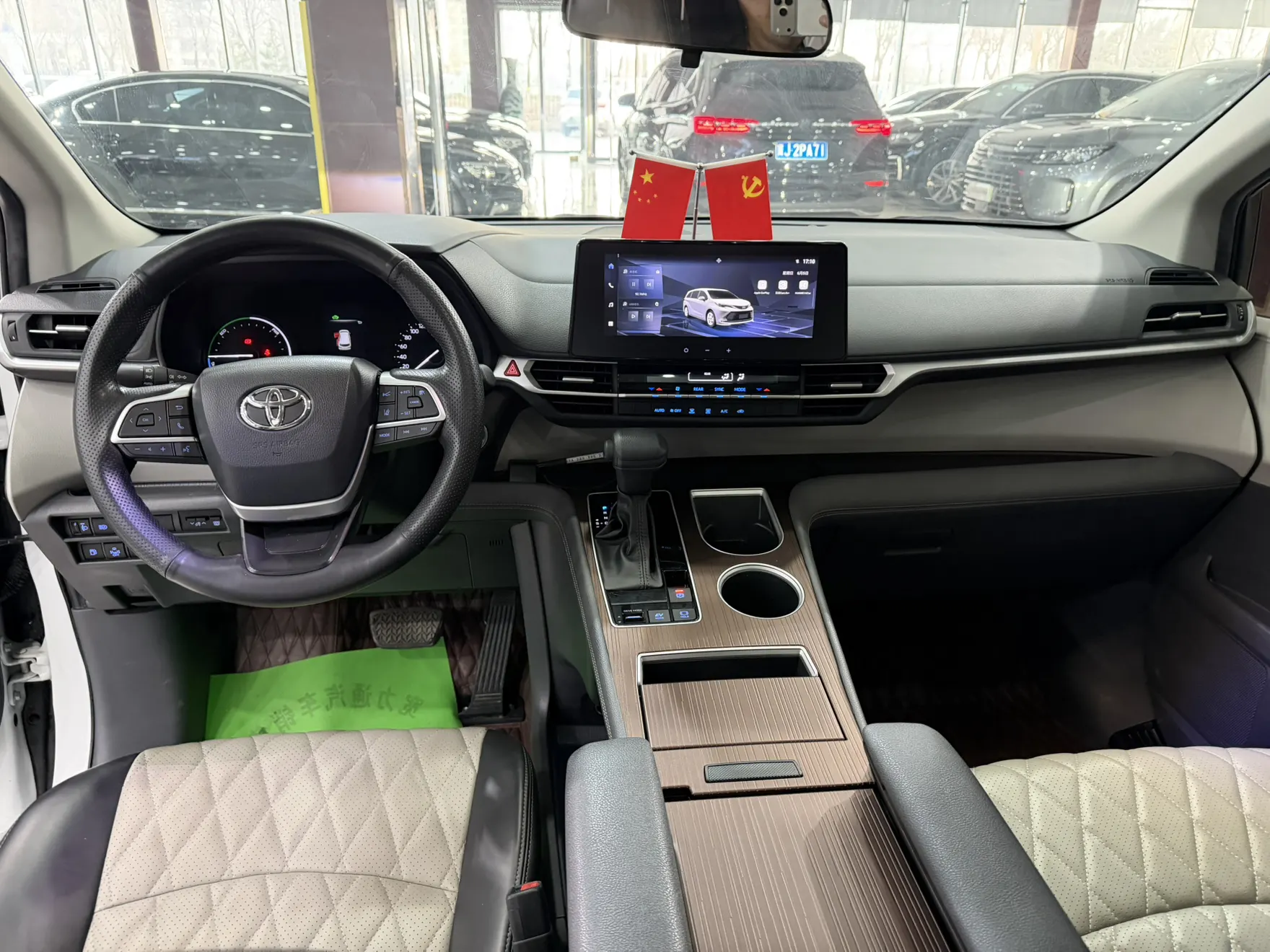 Toyota Sienna, 2022 10
