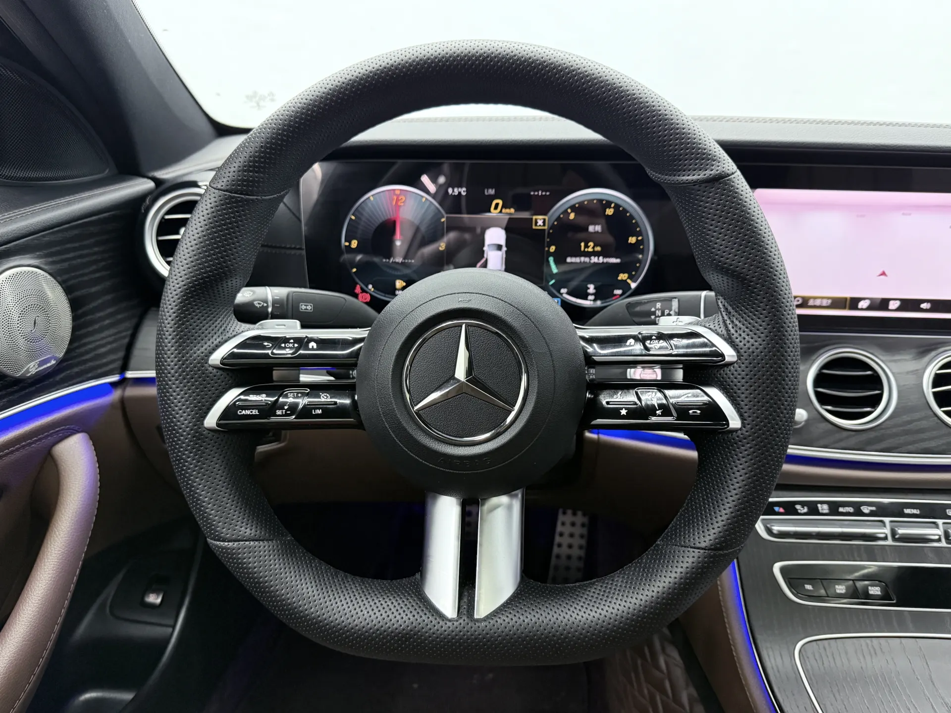 Mercedes-Benz E 300 L, 2022 9