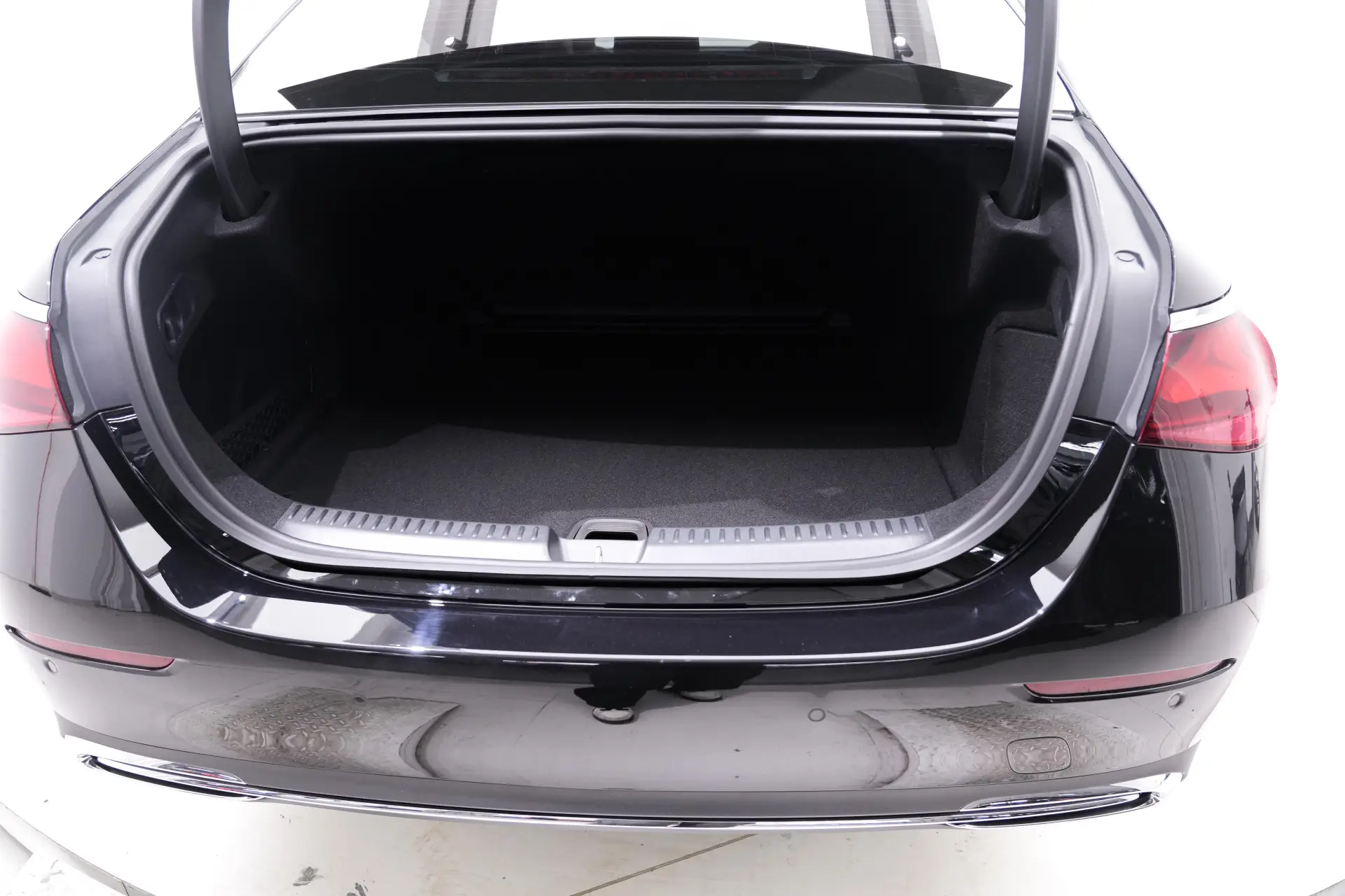 Mercedes-Benz E 300 L, 2025 24