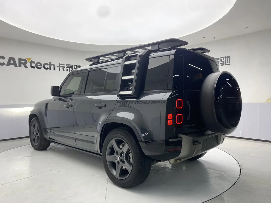 Land Rover Defender, 2023 7