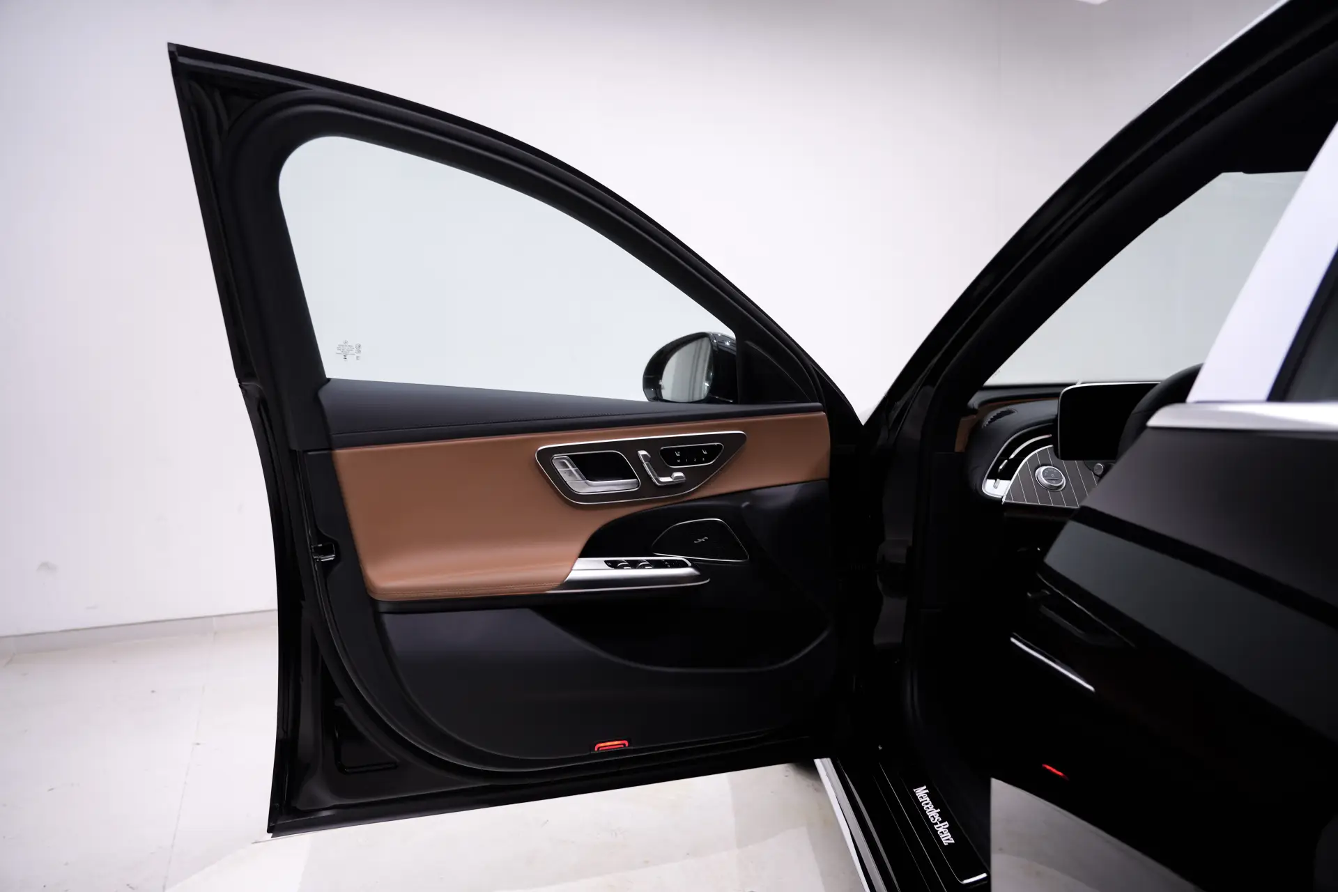 Mercedes-Benz E 300 L, 2025 18