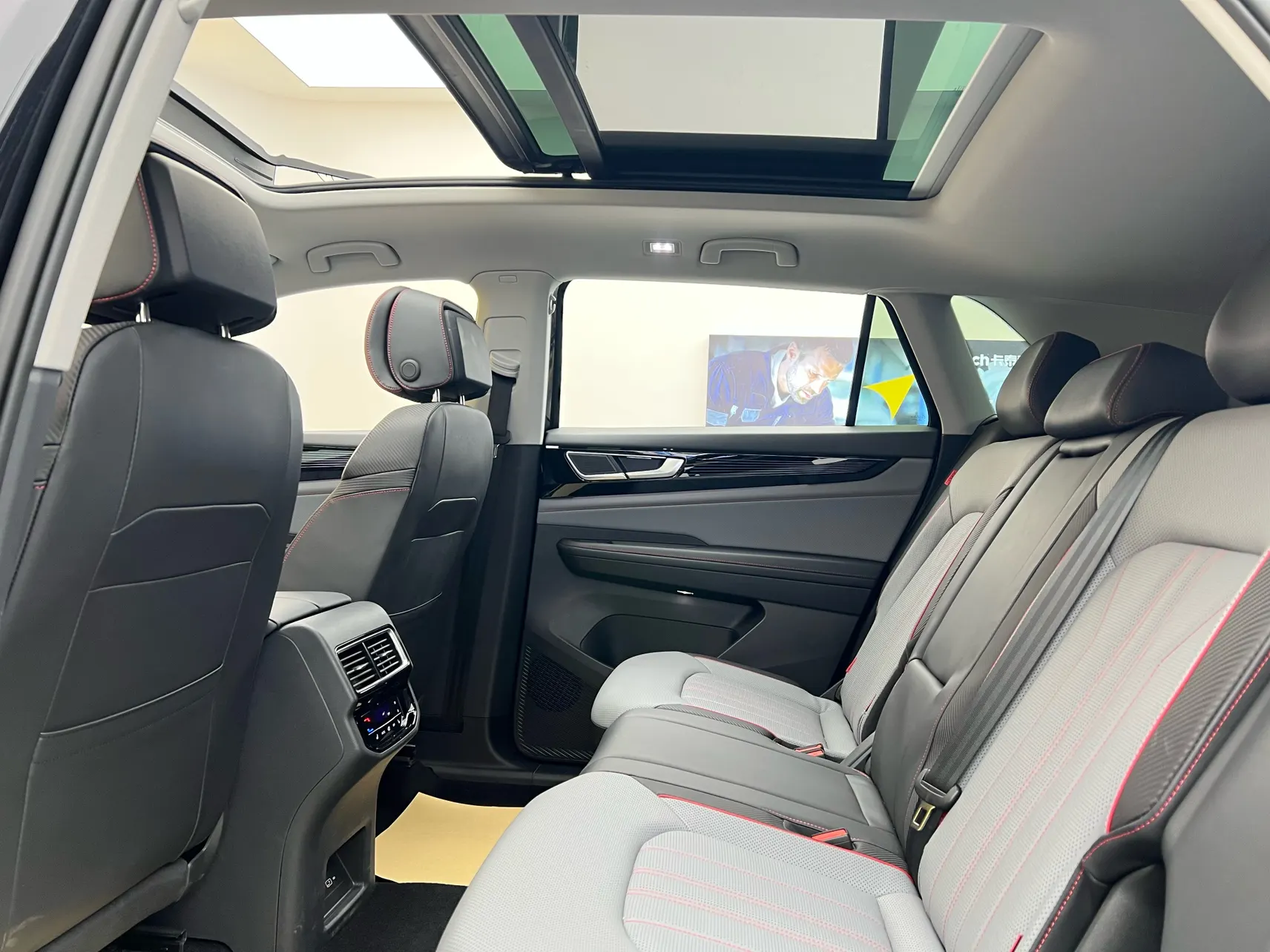 Volkswagen Teramont X, 2024 31
