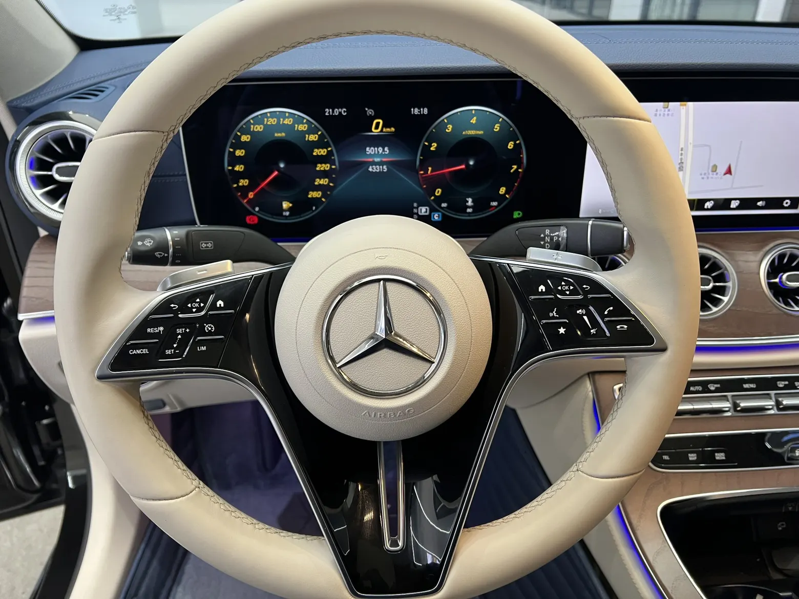 Mercedes-Benz E 300 L, 2022 11
