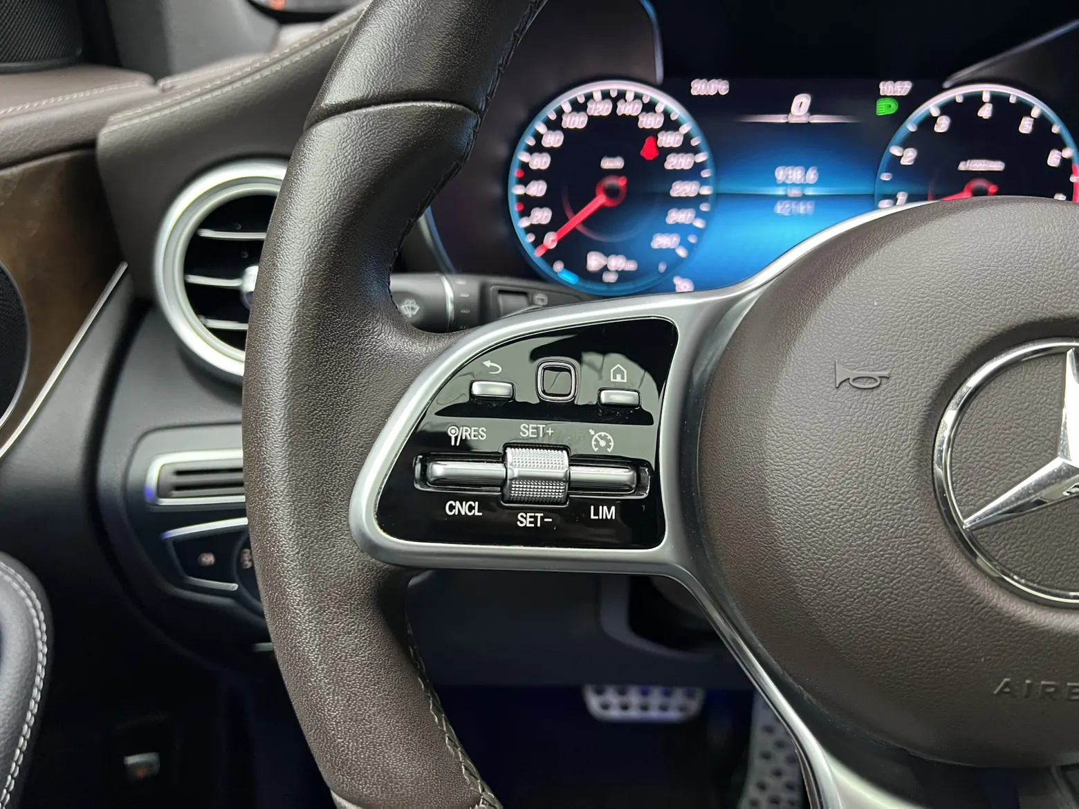 Mercedes-Benz GLC 260 L, 2020 14