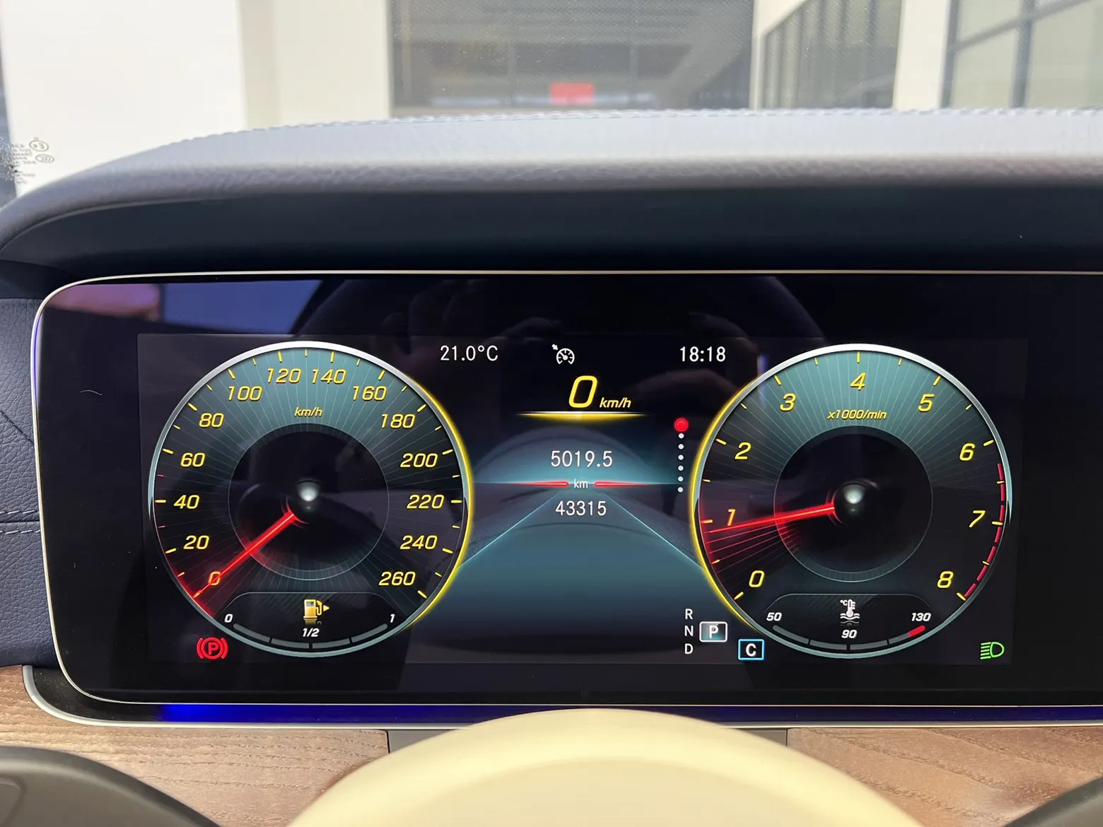 Mercedes-Benz E 300 L, 2022 12