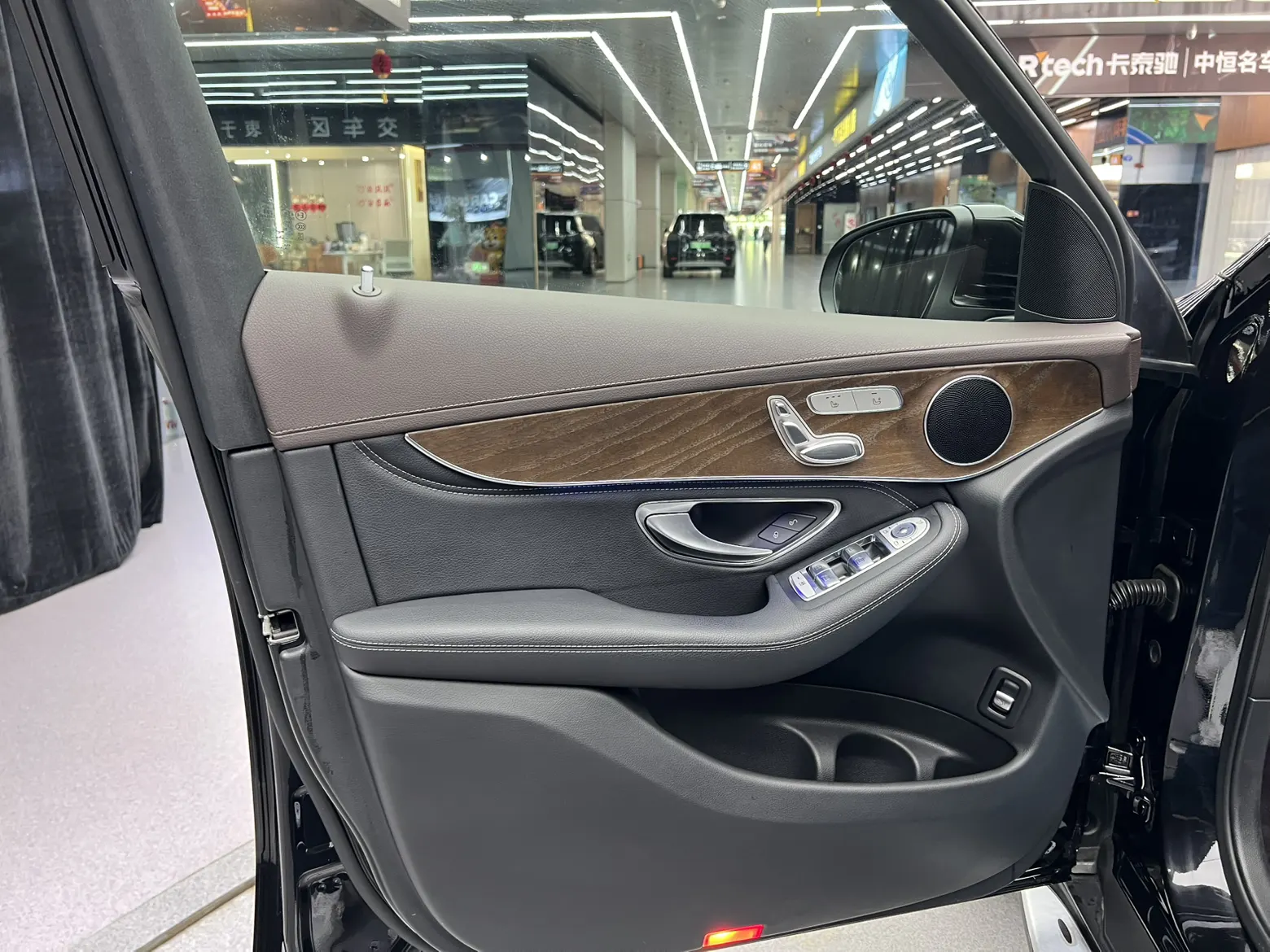 Mercedes-Benz GLC 260 L, 2020 15