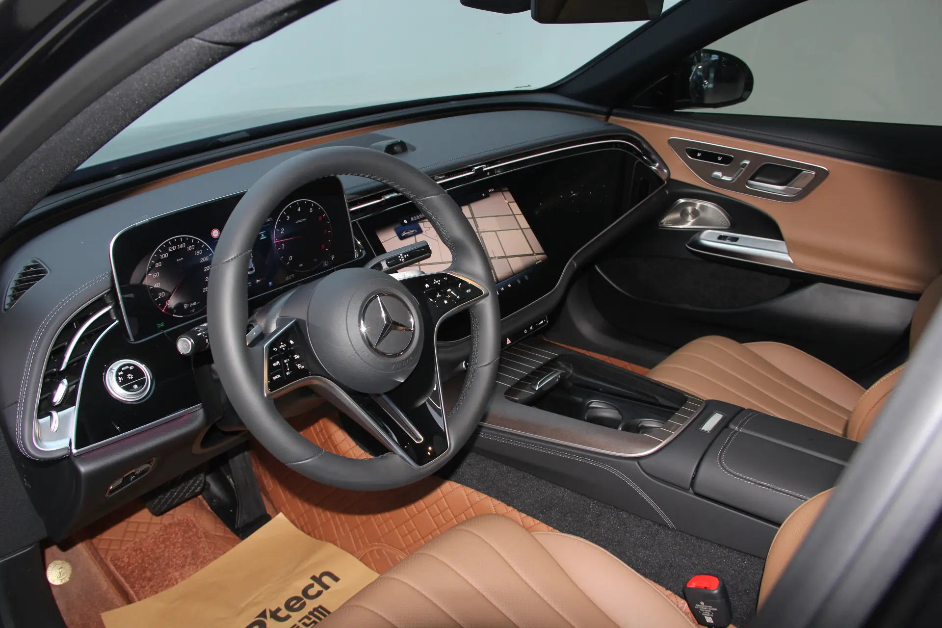 Mercedes-Benz E 300 L, 2025 23
