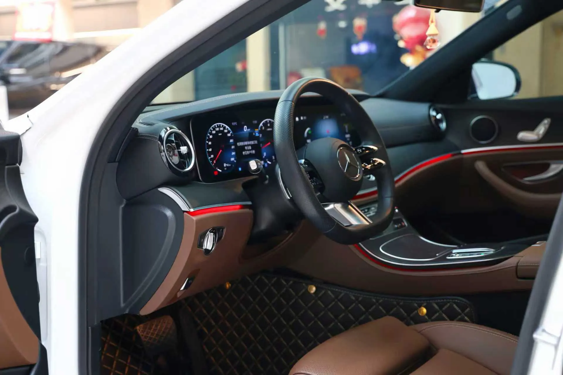 Mercedes-Benz E 260 L, 2023 11