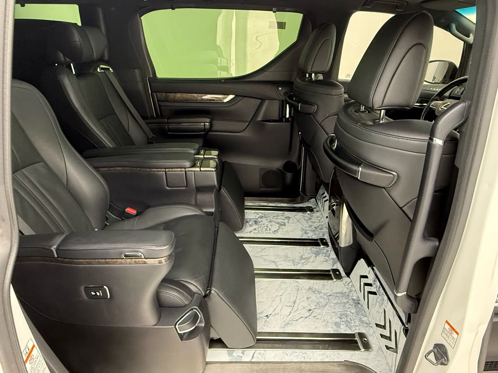 Toyota Alphard, 2019 21